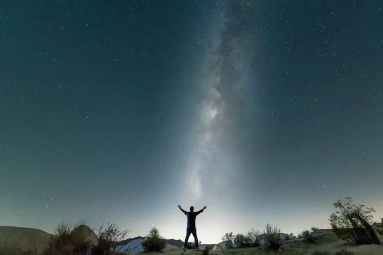 5 differences between a galaxy and a solar system