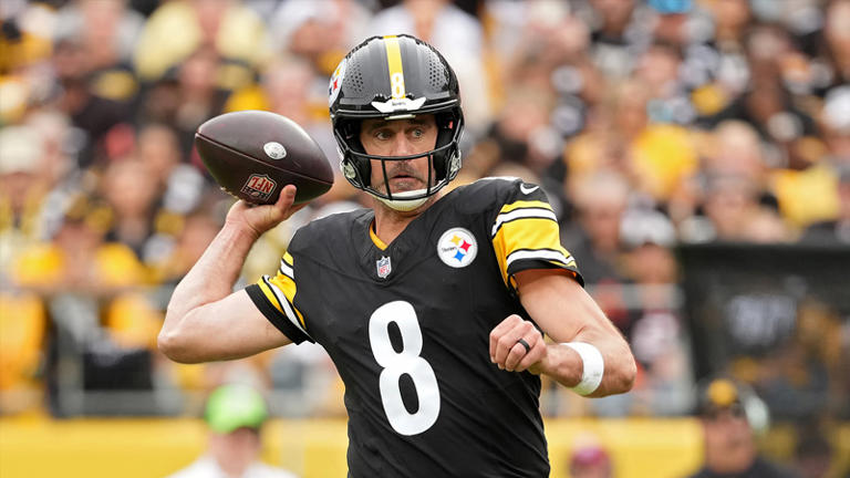Aaron Rodgers explains how Steelers' offense is close to breaking out