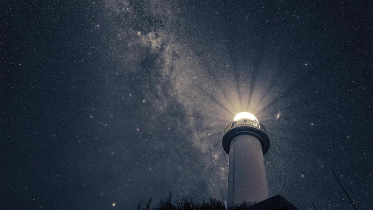 5 differences between a galaxy and a solar system