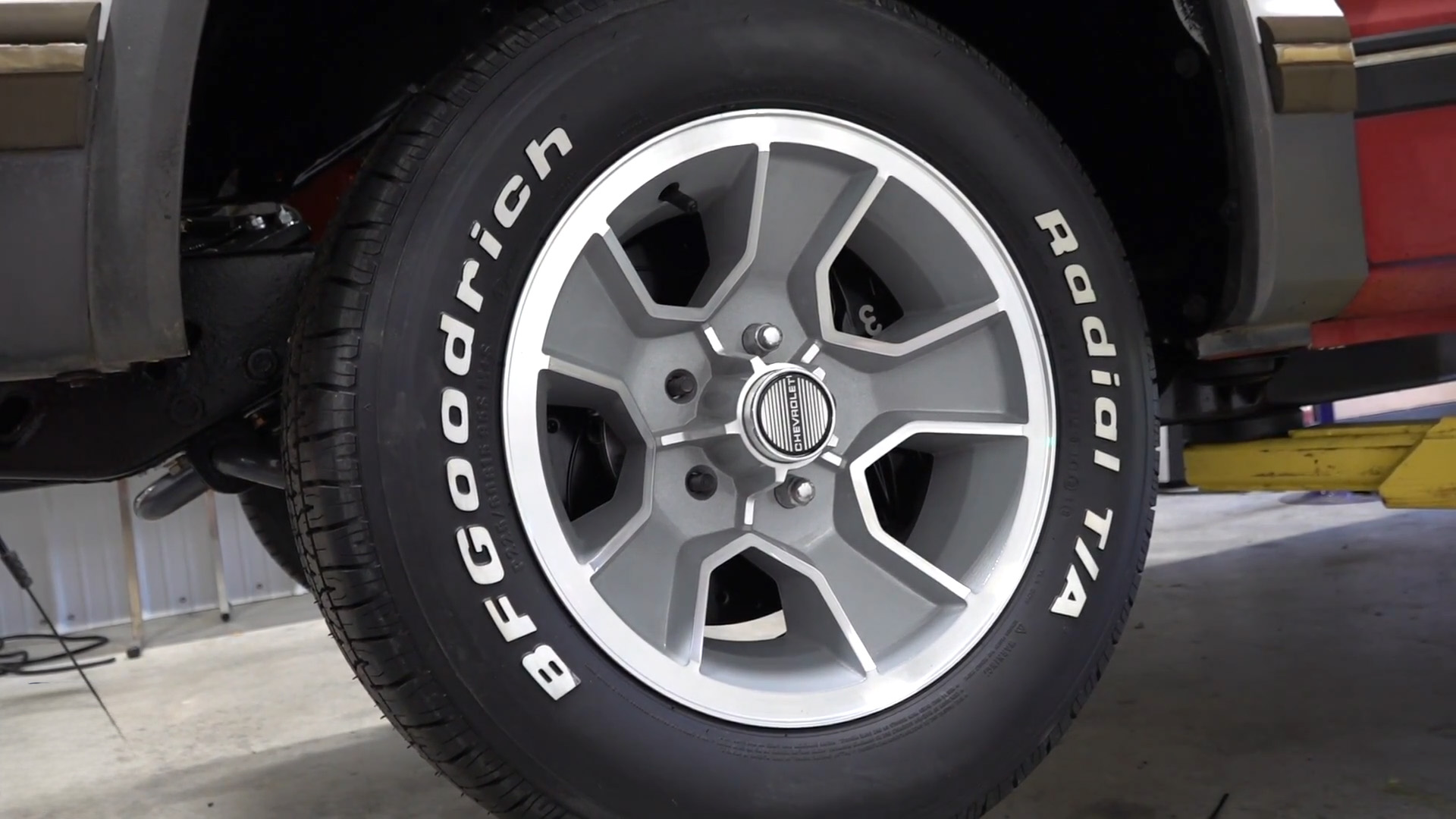 Wilwood 6-piston brakes and Chevy wheels installed on S10 restomod