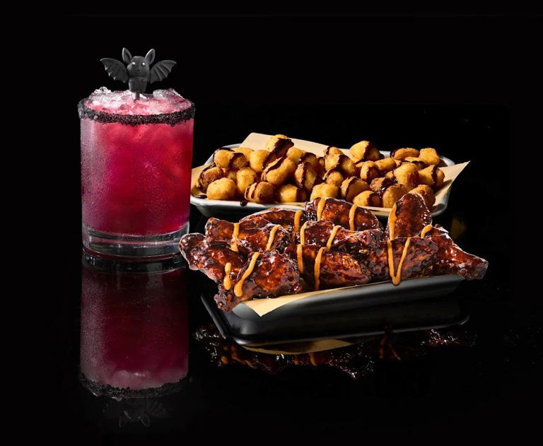 Sarah Michelle Gellar reprises Buffy role in Buffalo Wild Wings ad ...