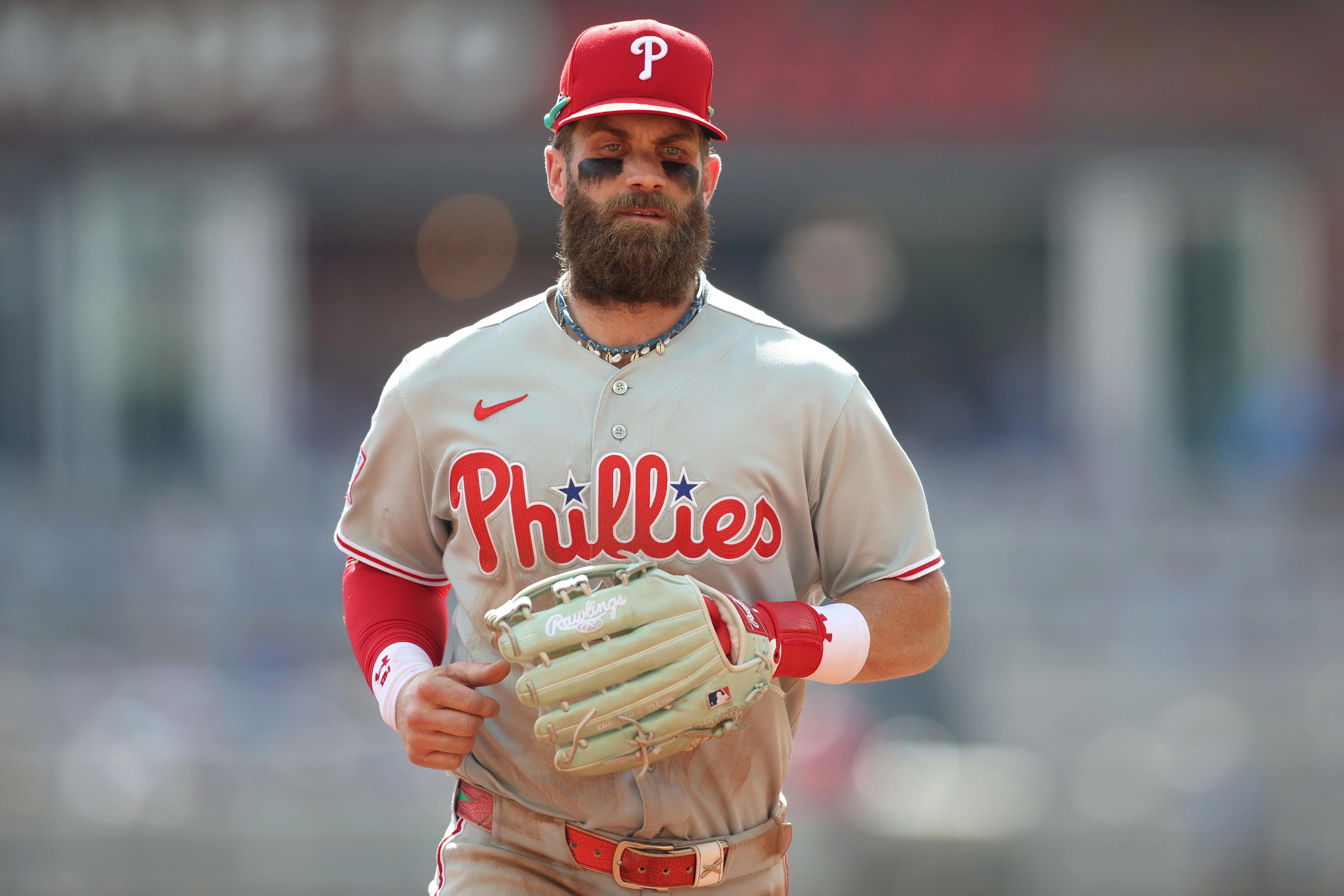 Bryce Harper atones for game-changing gaffe with HR to tie Braves-Phillies