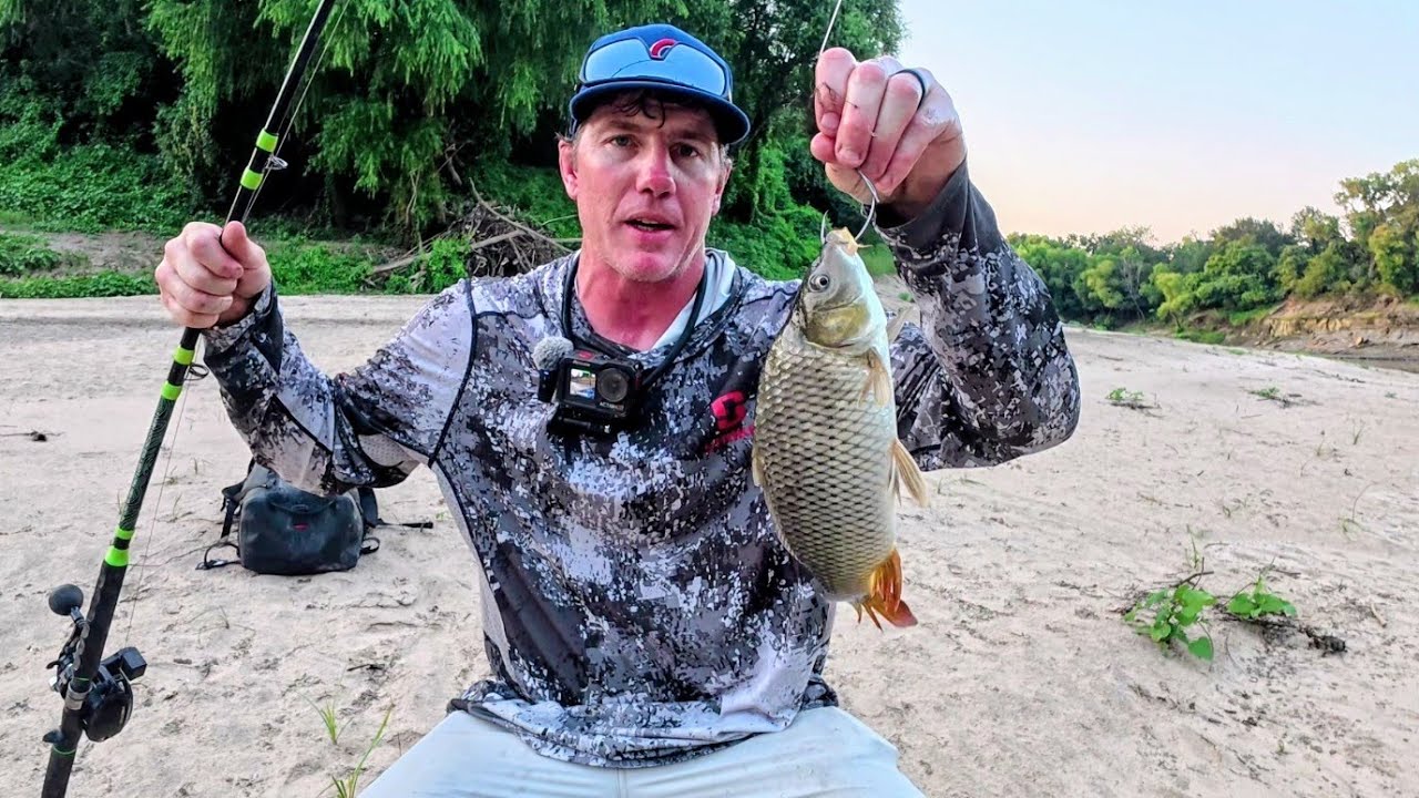 Using huge baits to catch big fish from a sandbar