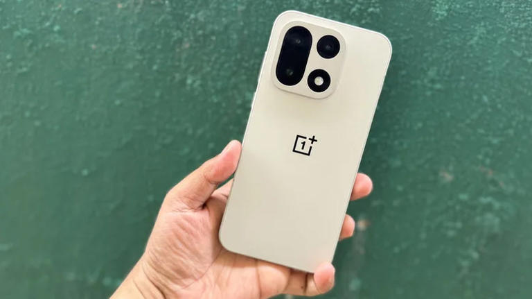 5 smartphones with better battery life than the Google Pixel 11 Pro
