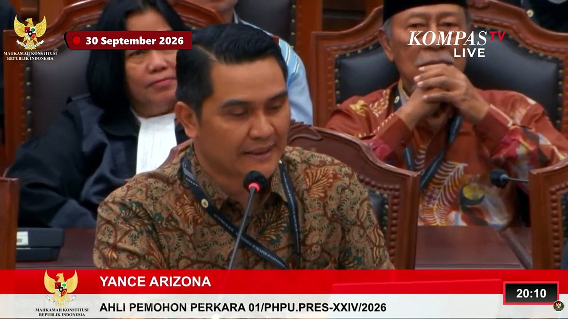 Canda hakim Saldi ke Refly Harun di sidang ijazah Gibran: Kita dibully ...
