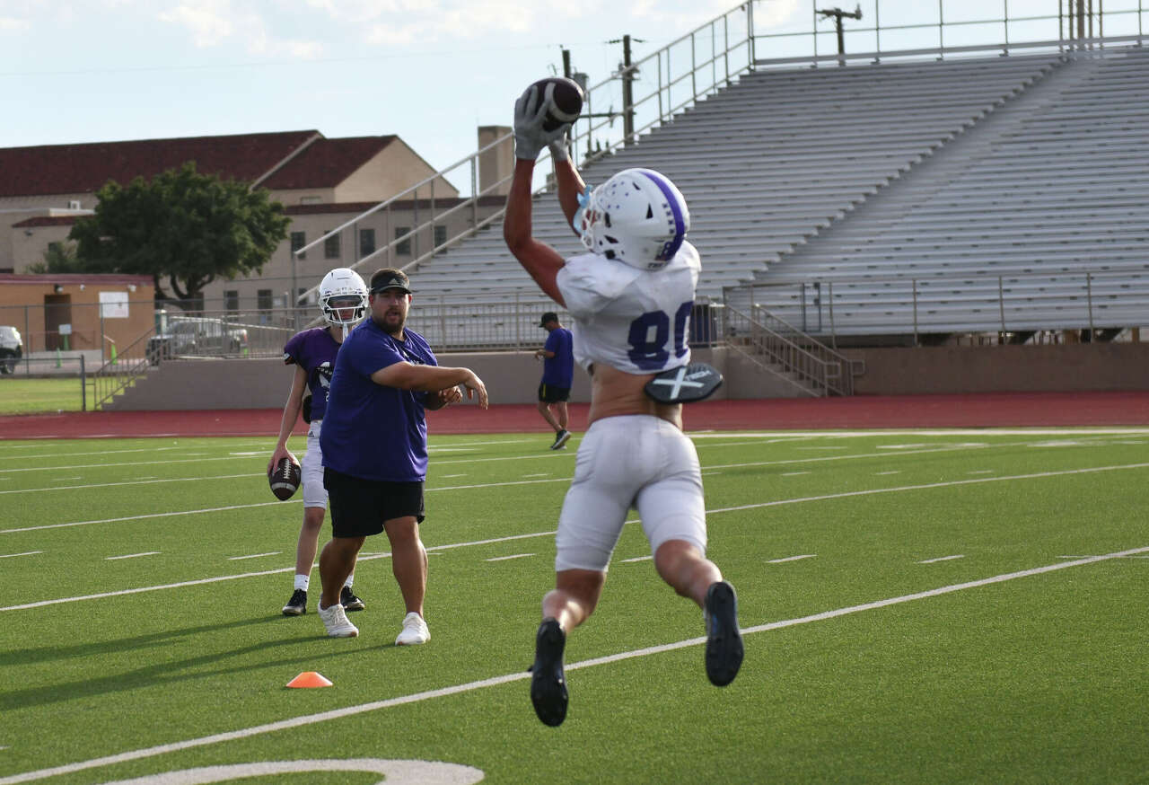 Midland High, Red Bluff meet in Texas vs. California matchup