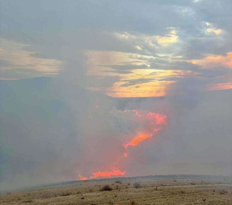 Hwy 12 reopens after fire blackens 9K acres, forces evacuations south ...