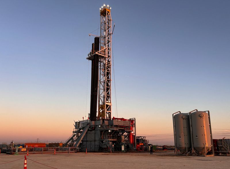 Oil prices rise $3 after China suspends fuel exports