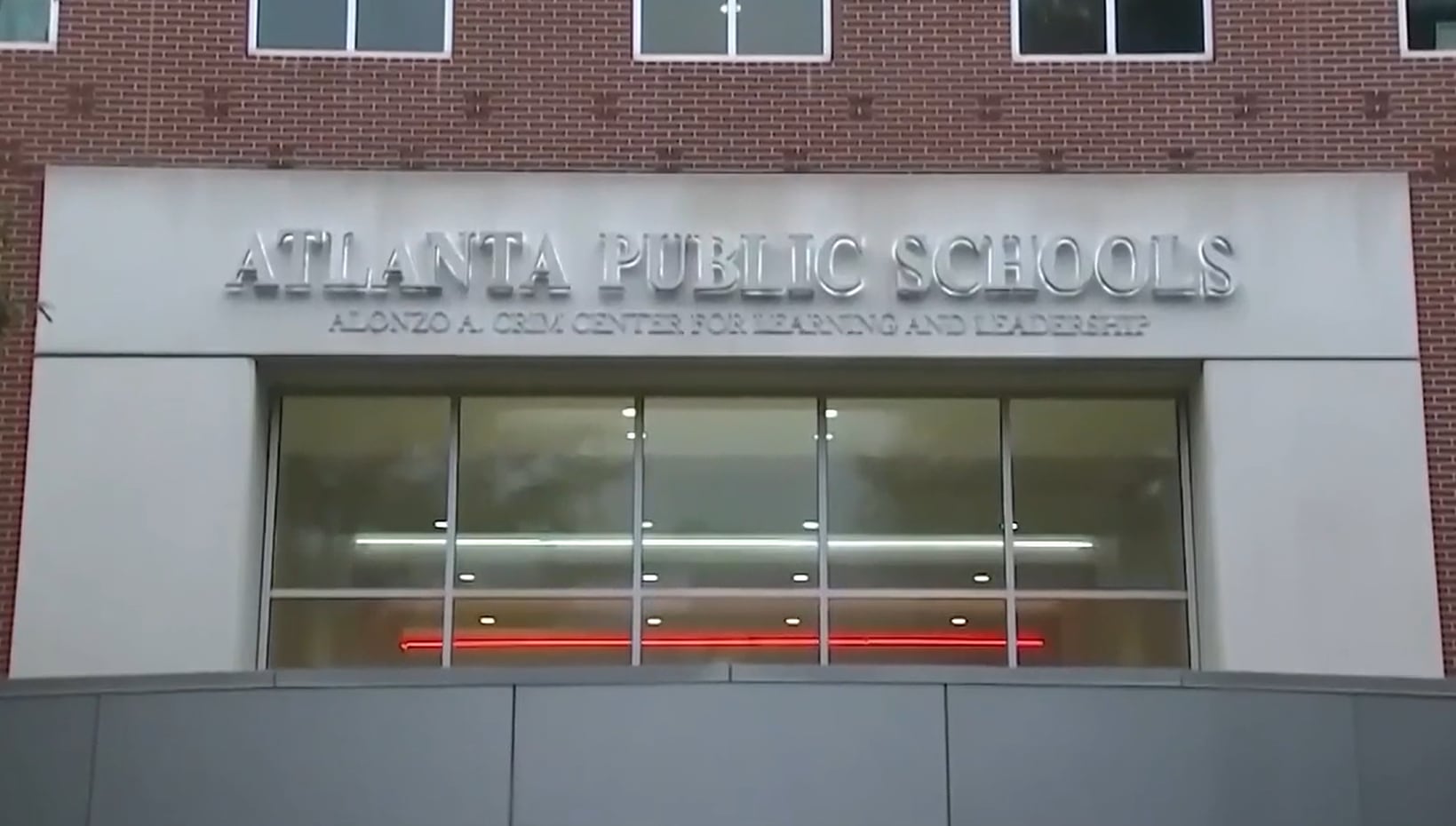 Metro Atlanta school districts see graduation rate increase