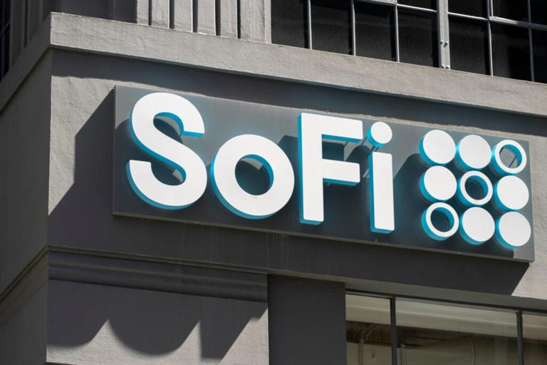 What's going on with SoFi stock Wednesday?