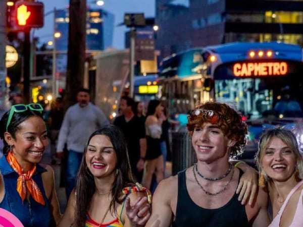 New tap-to-pay system simplifies bus rides for people at ACL Fest