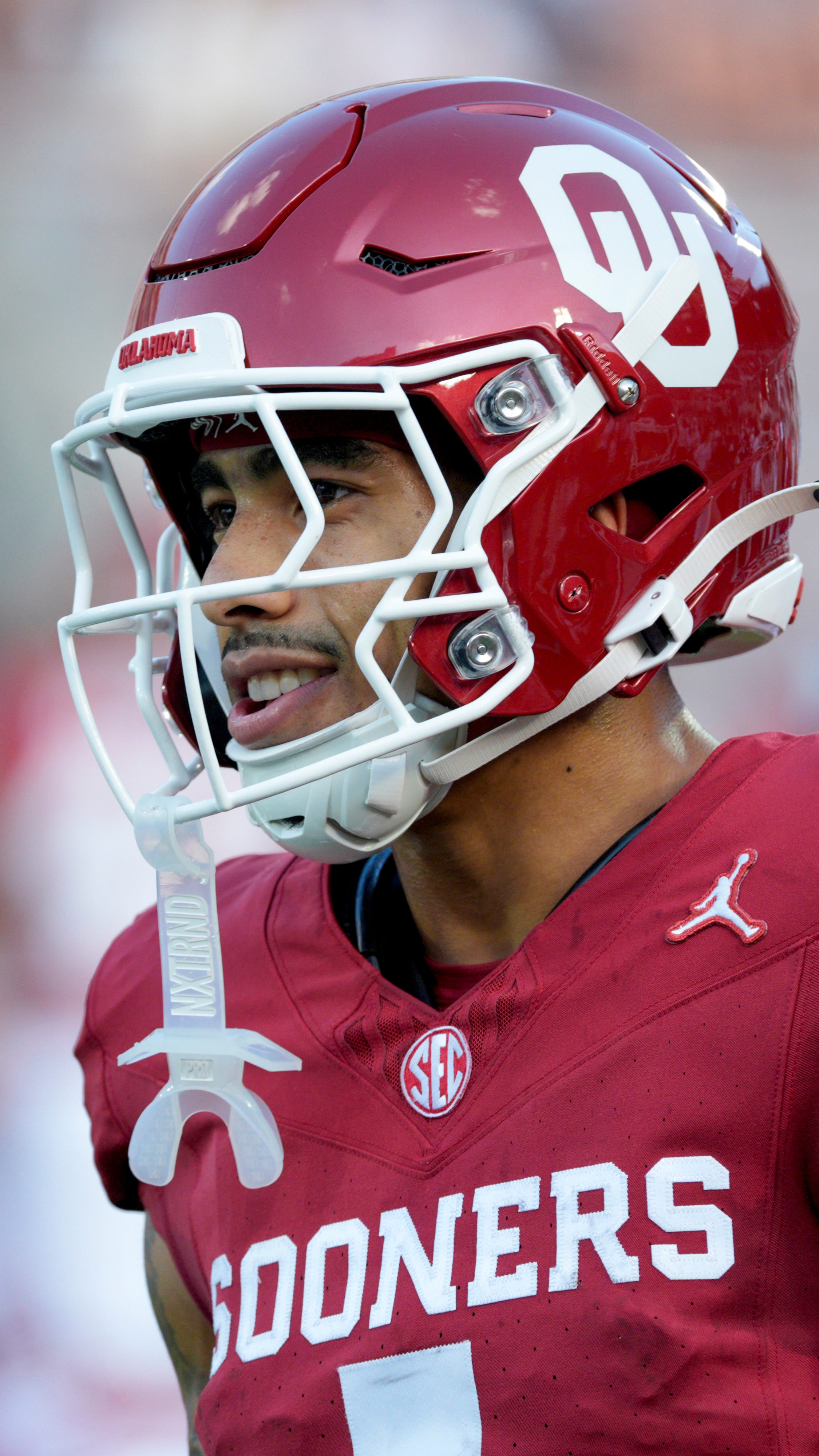 Isaiah Sategna looks ahead to Oklahoma's matchup against Texas in Week 6