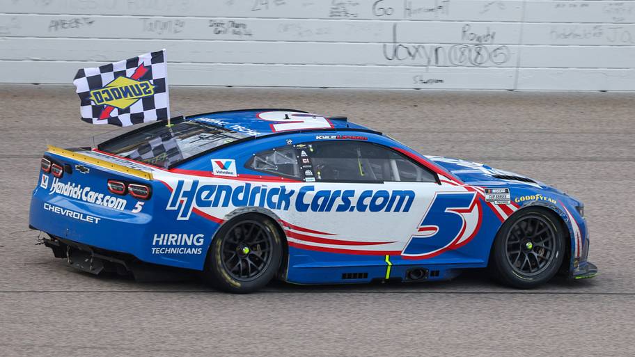 NASCAR power rankings: Kyle Larson red-hot after Kansas win