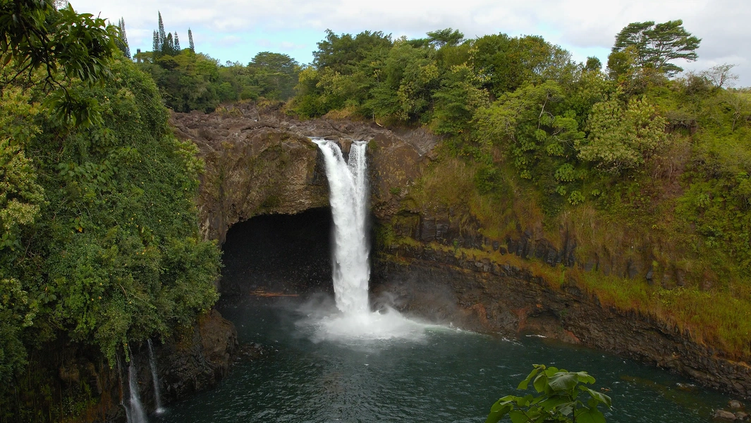 Hawaii's iconic waterfalls and scenic vistas
