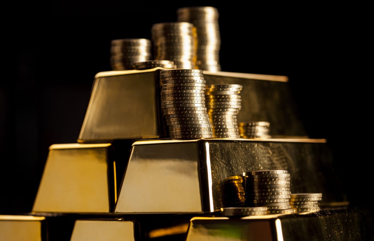 Treasury bills pay about 4%. Gold pays no interest, so why consider a ...