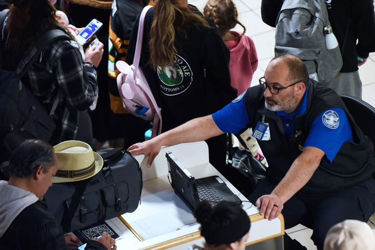 TSA officers no longer allowed to sit down, chairs being removed from ...
