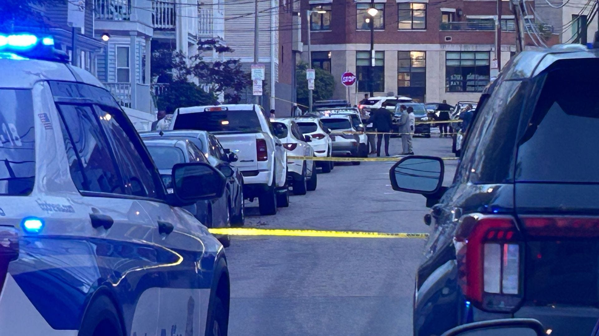Man seriously injured in Boston apartment shooting