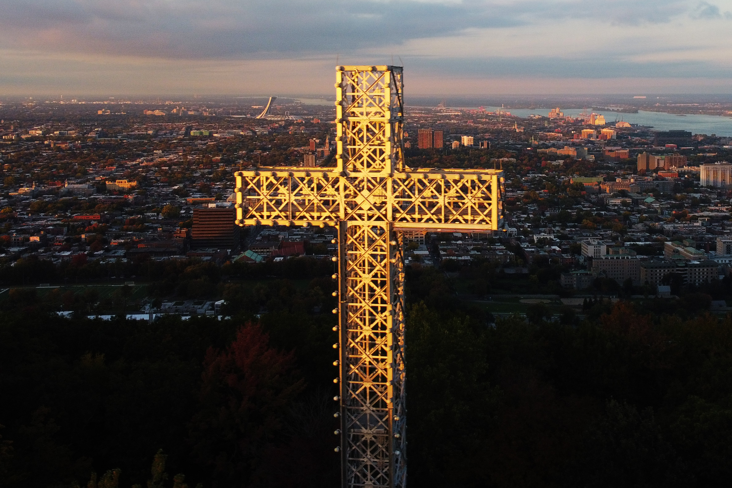 Lights out: Mount Royal Cross goes dark for the next year