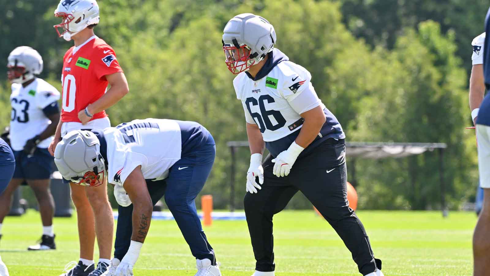 Patriots signing 9-year veteran amid offensive line issue