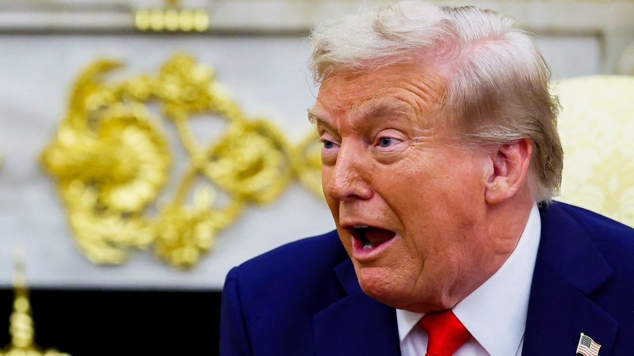 Trump jabs ally while retelling story about plunging plane