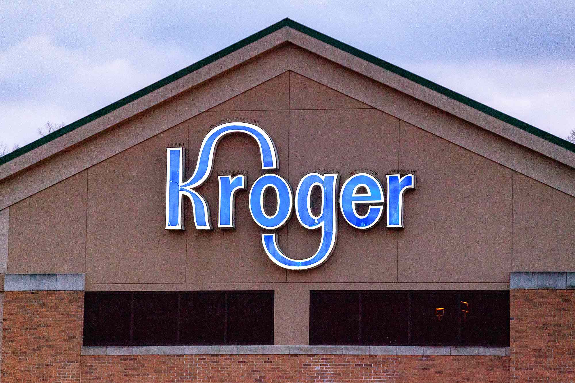 Kroger issues new dress code rules for employees