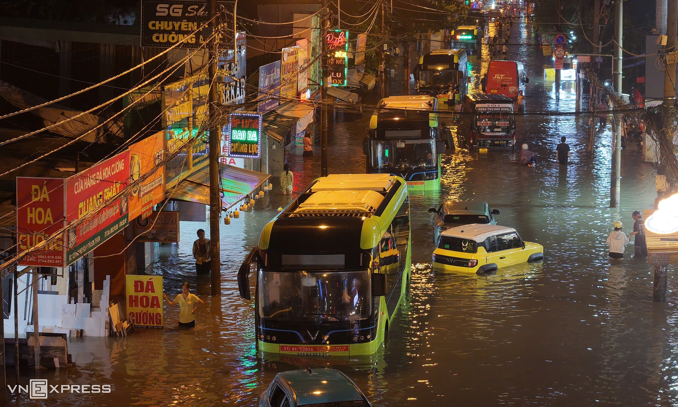 Ho Chi Minh City faces severe rain and flooding risks through Oct 6