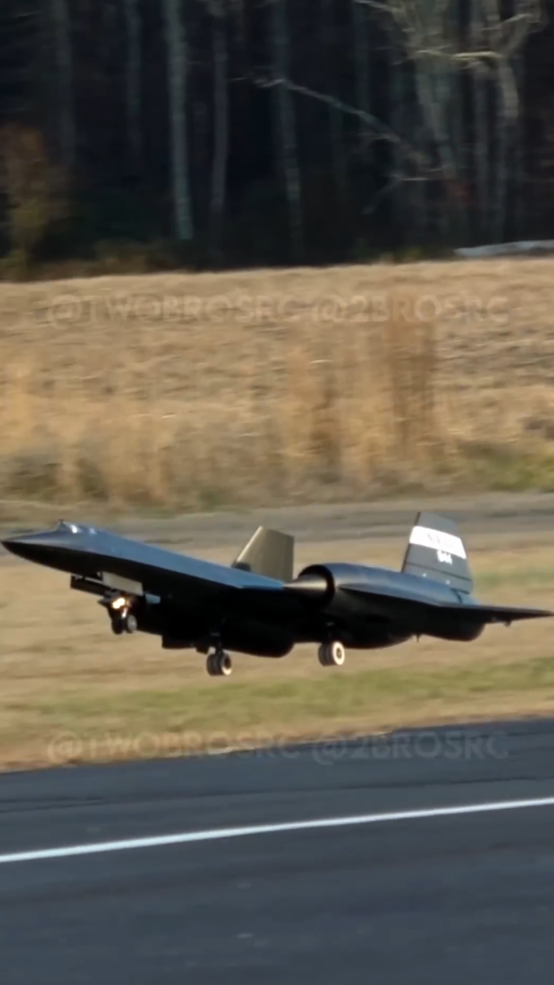 RC SR 71 Blackbird lines up for a precise landing