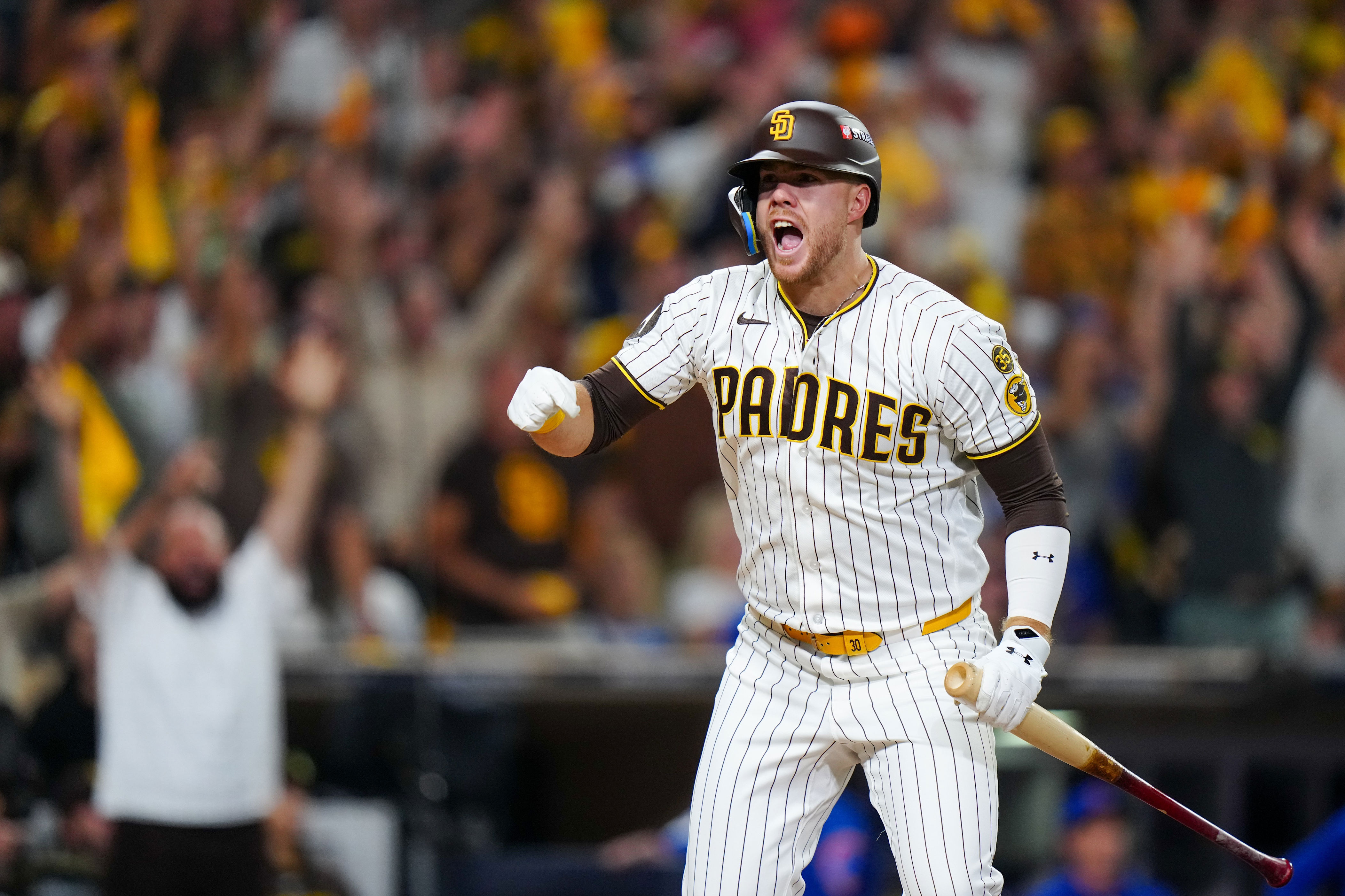 Holy sweeps! Gavin Sheets monster home run helps Padres beat Cubs in NL Wild Card series