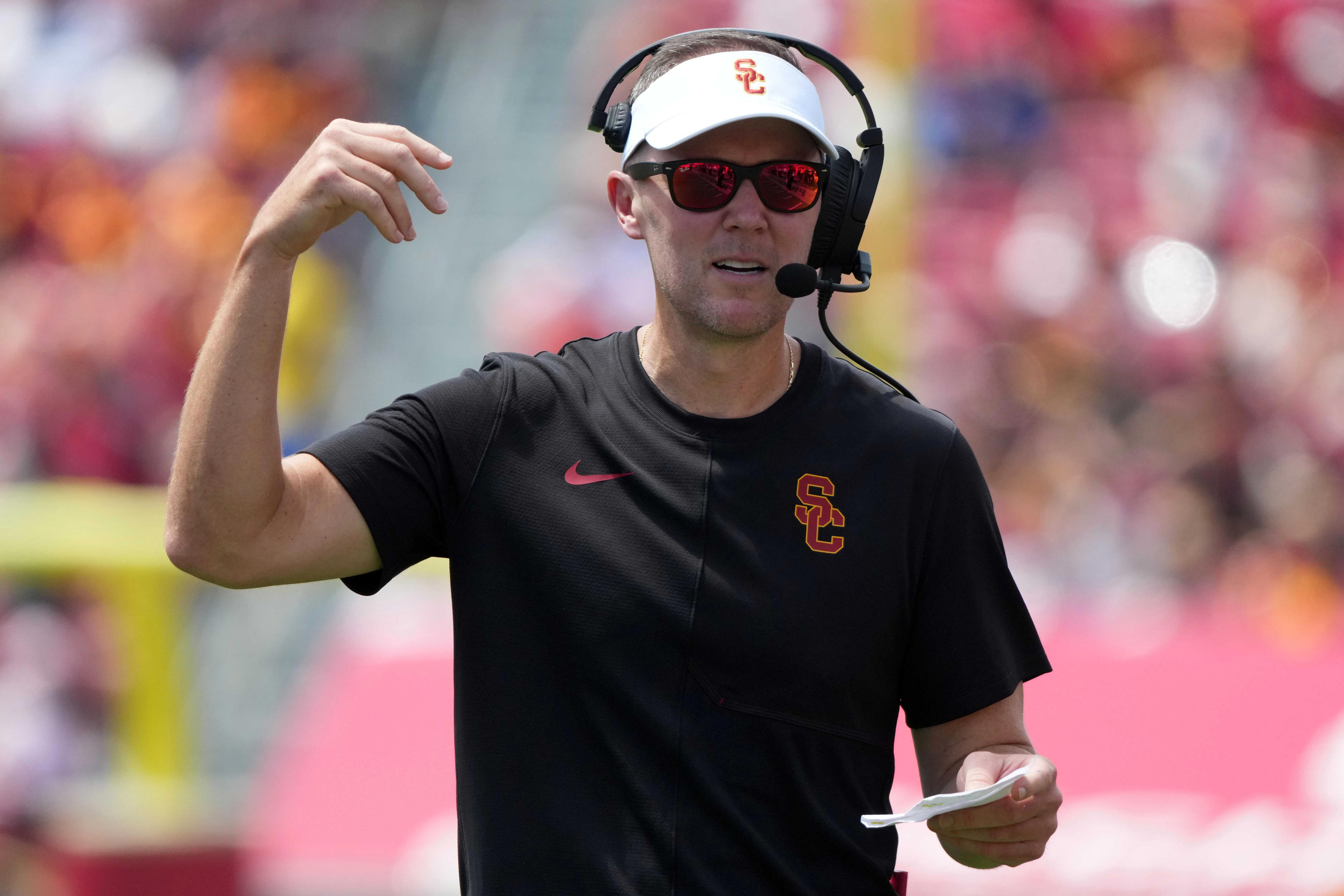 Lincoln Riley explains decision to suspend USC's Desman Stephens II