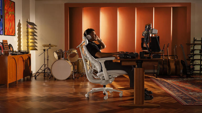 Find the right ergonomic chair during LiberNovo’s fall prime sale