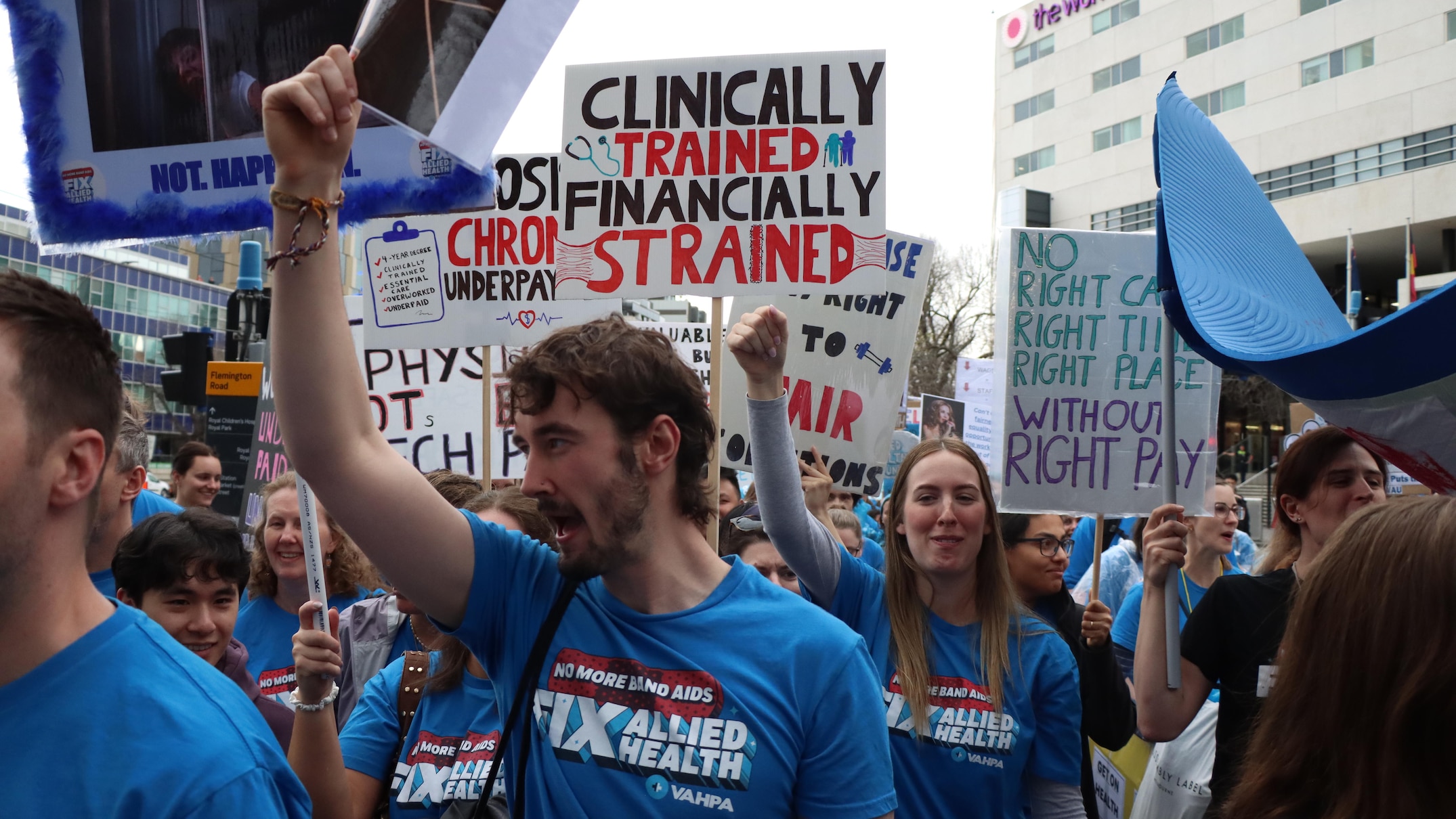 Victorian doctors and allied health professionals strike amid ongoing ...