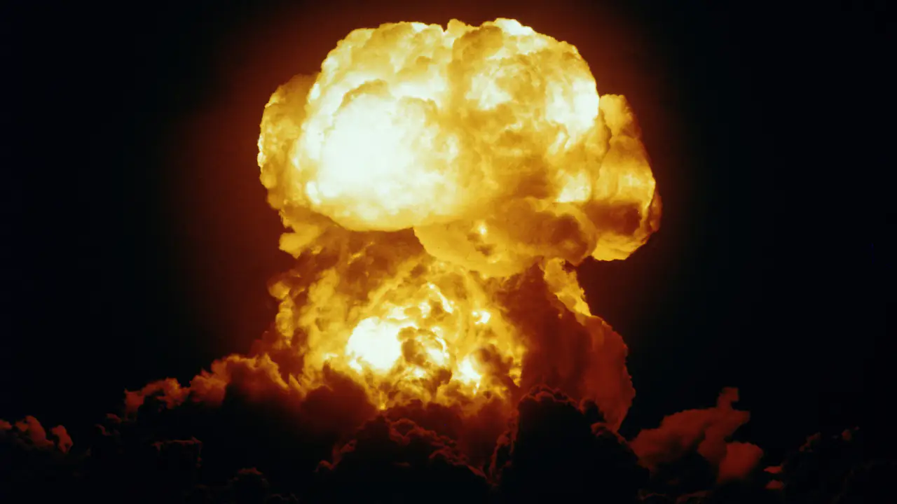 Time traveler claims he has WW3 photos and they're very bad news