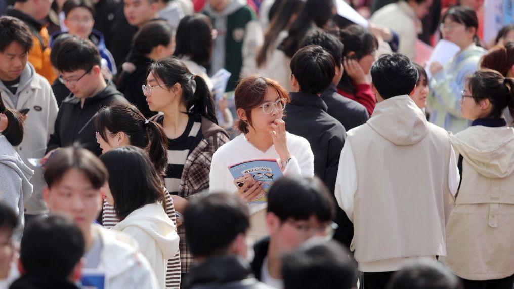 Los jóvenes se sienten perdidos en una China altamente competitiva, afirma Xiang.