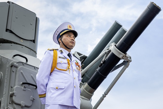 Điều động, bổ nhiệm, kéo dài thời hạn giữ chức vụ một số cán bộ thuộc Bộ Quốc phòng