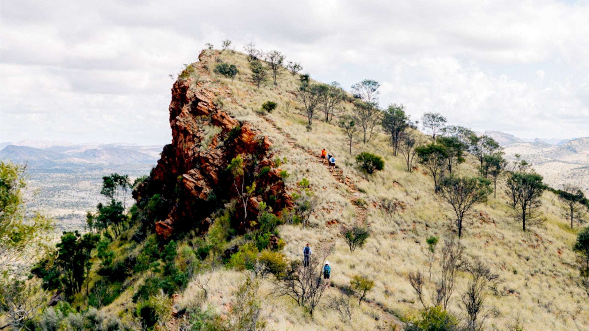 Australia's longest bush walk tests thru-hikers in the Outback