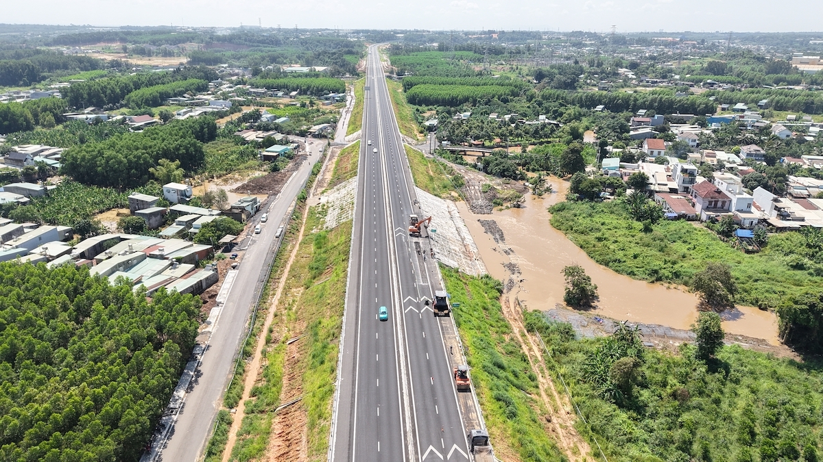 Sửa đoạn cao tốc Biên Hòa - Vũng Tàu bị lún, nứt