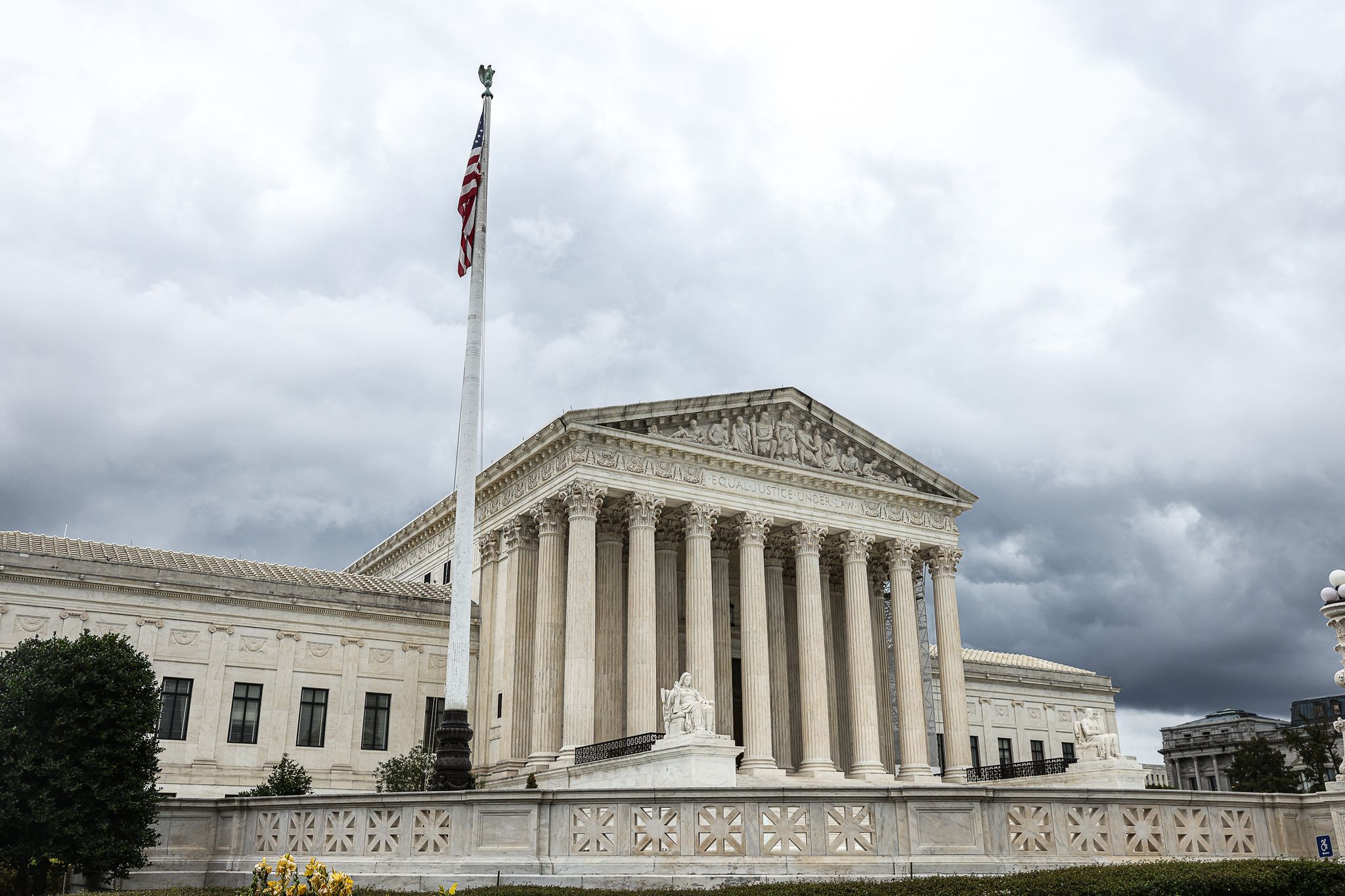 Woman survives two lethal injections in failed Tennessee execution