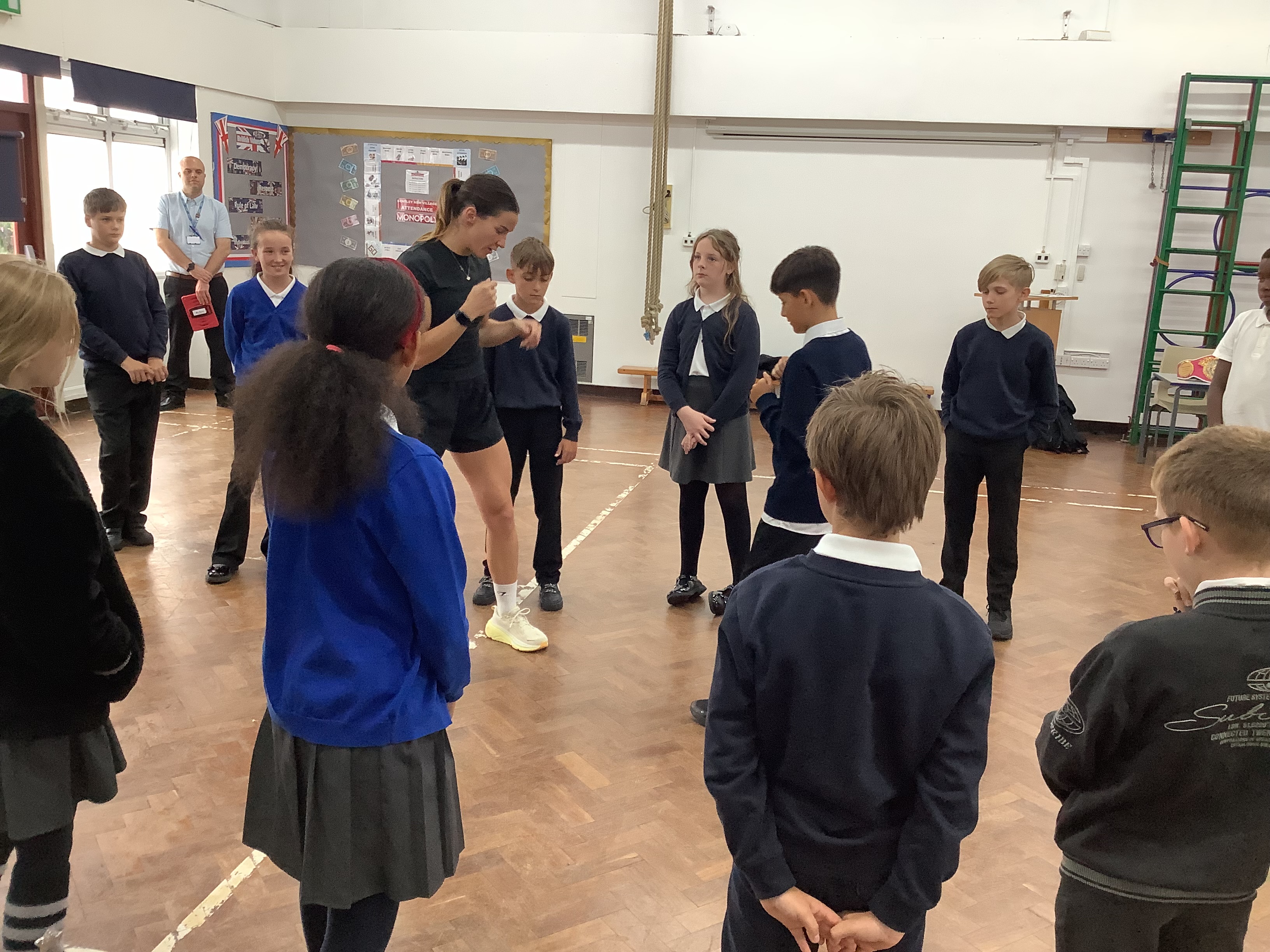 Former world champion Terri Harper inspires Doncaster schoolchildren ...