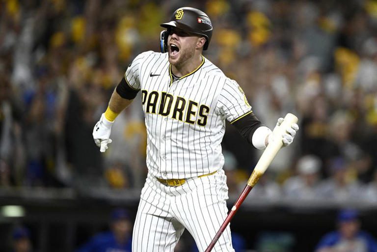 MLB roundup: Yankees, White Sox, Padres complete wild-card sweeps