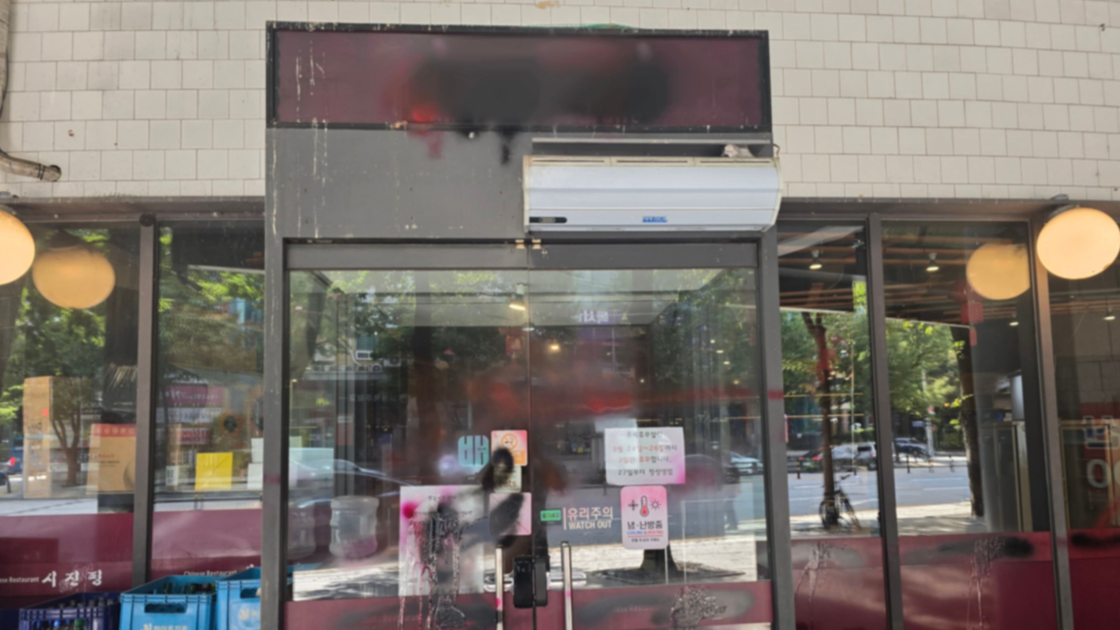 Chinese nationals vandalize restaurant, flee; arrest warrants issued
