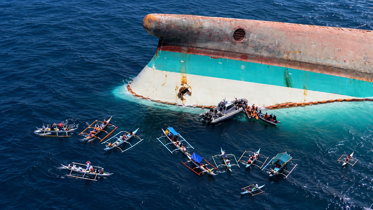 A ferry capsized with 870 people onboard… then divers found 402 barrels ...