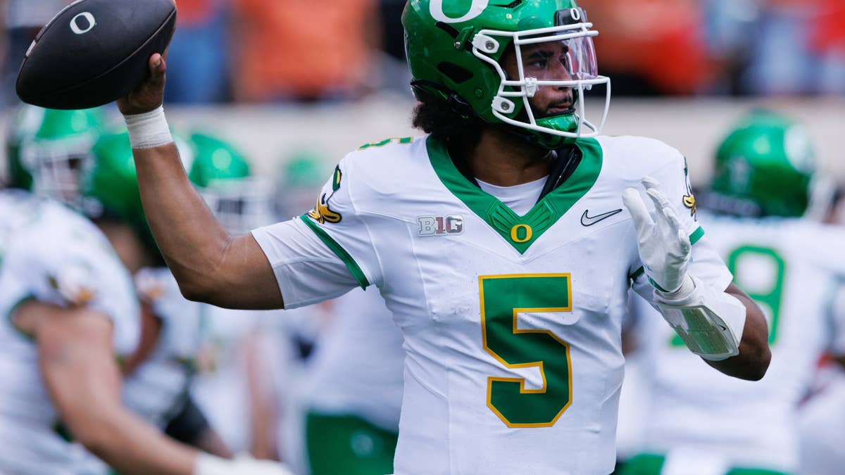 Oregon announces unfortunate Dante Moore news before UCLA game