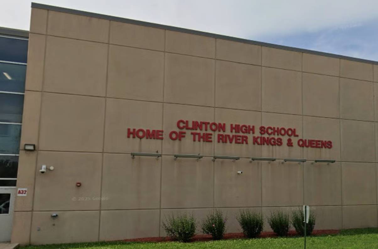 Teacher sacked after offering pupils extra credit in exchange for ...