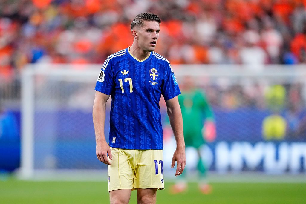 Arsenal striker Viktor Gyokeres addresses exit, adding 'I want to play ...