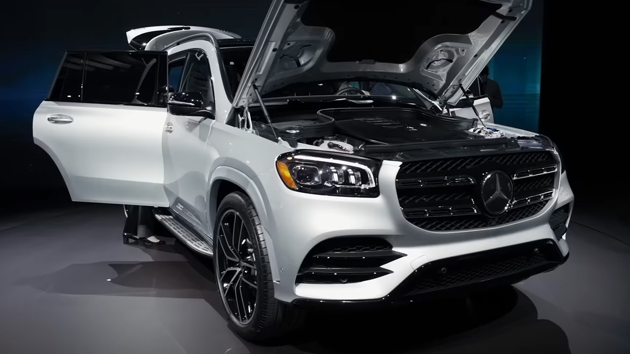 Mercedes GLS 580 AMG line shows off its luxury details