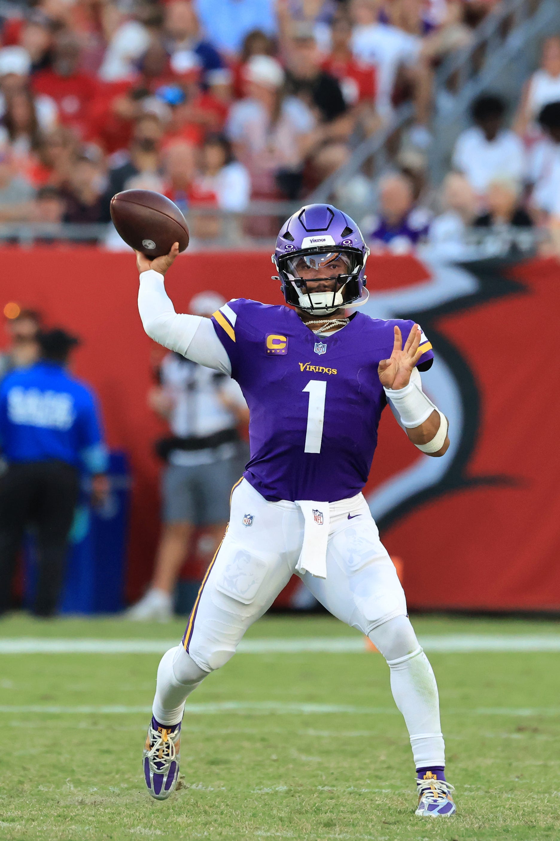 Kyler Murray throws for 229 yards, TD
