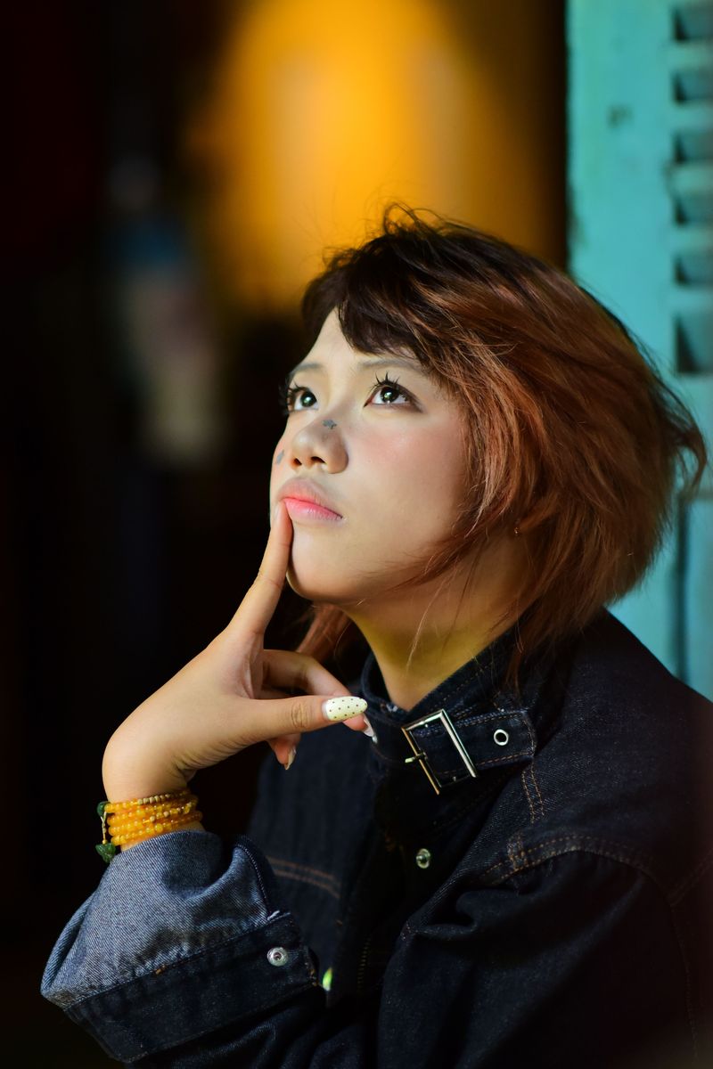 Women who become emotionally preoccupied with someone may show these 12 ...