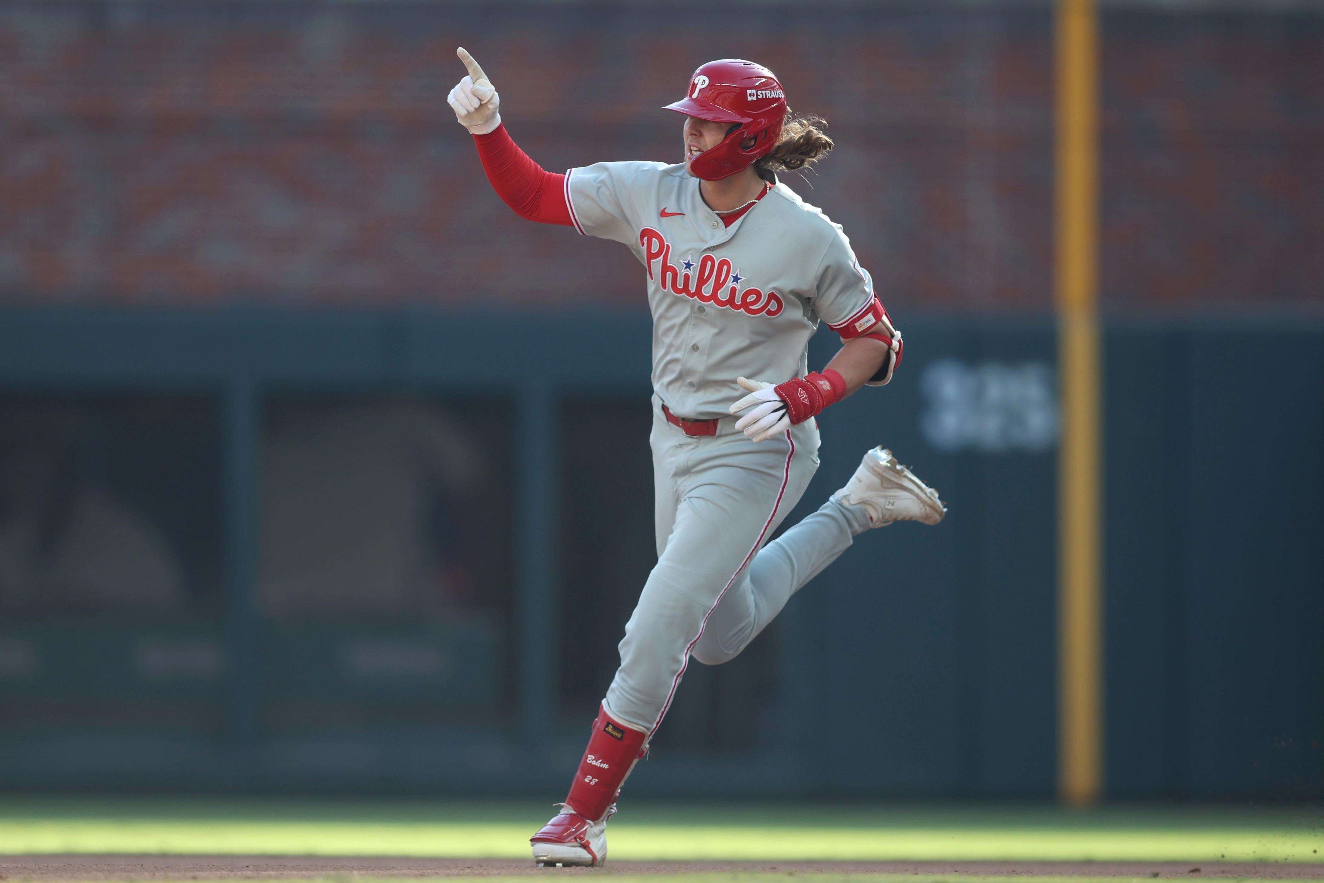 What channel are the Phillies on tonight? What channel are the Braves on?
