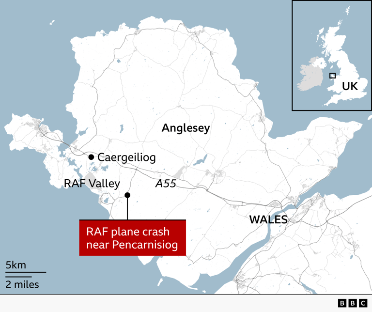 Pilots of crashed RAF jet thank emergency services as they return home