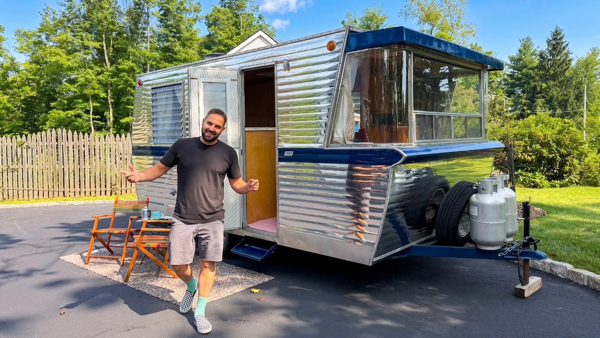 A full tour of a restored 1961 Holiday House 17T vintage camper